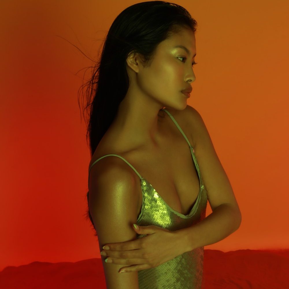 GLOW0658 1 GLOW0658 1