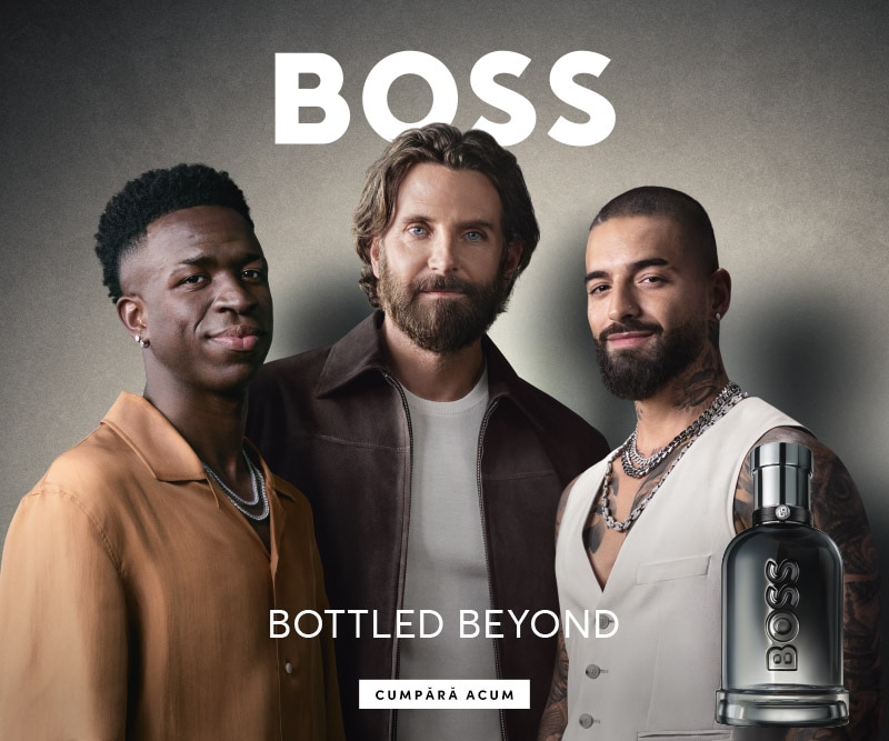 BOSS – trei bărbați zâmbitori și sticlă de parfum cu text ‘BOTTLED BEYOND’ și ‘CUMPĂRĂ ACUM’