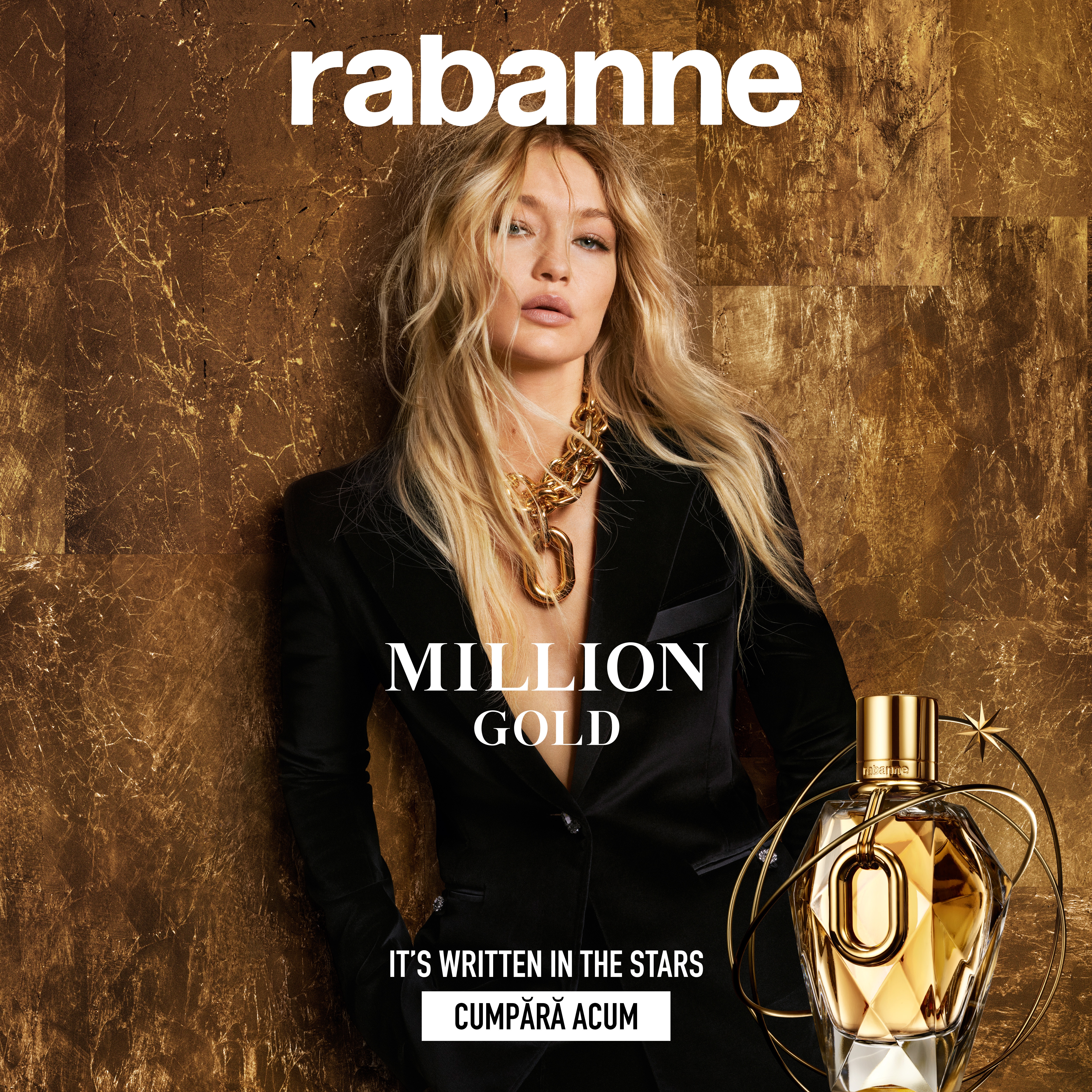 Parfum Rabanne Million Gold – sticlă aurie cu design geometric pe fundal luxos auriu.