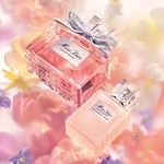 30 ML Dior MISS DIOR Parfum pentru par Miss Dior Hair Mist  4 of 5 Parfum pentru par Miss Dior Hair Mist
