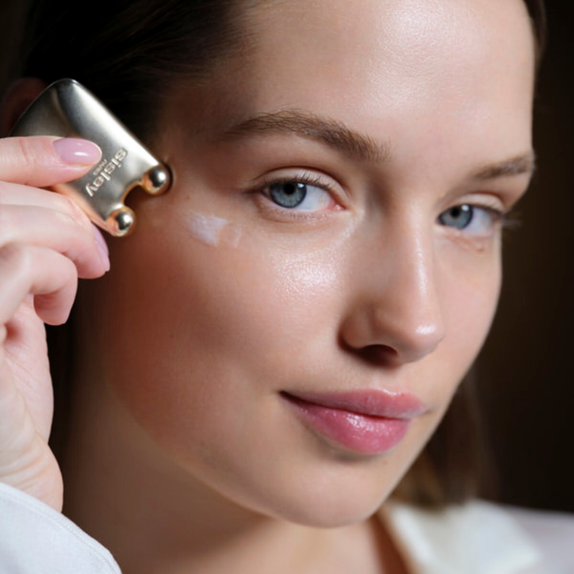 Crema intensiva anti-imbatranire de noapte pentru ochi