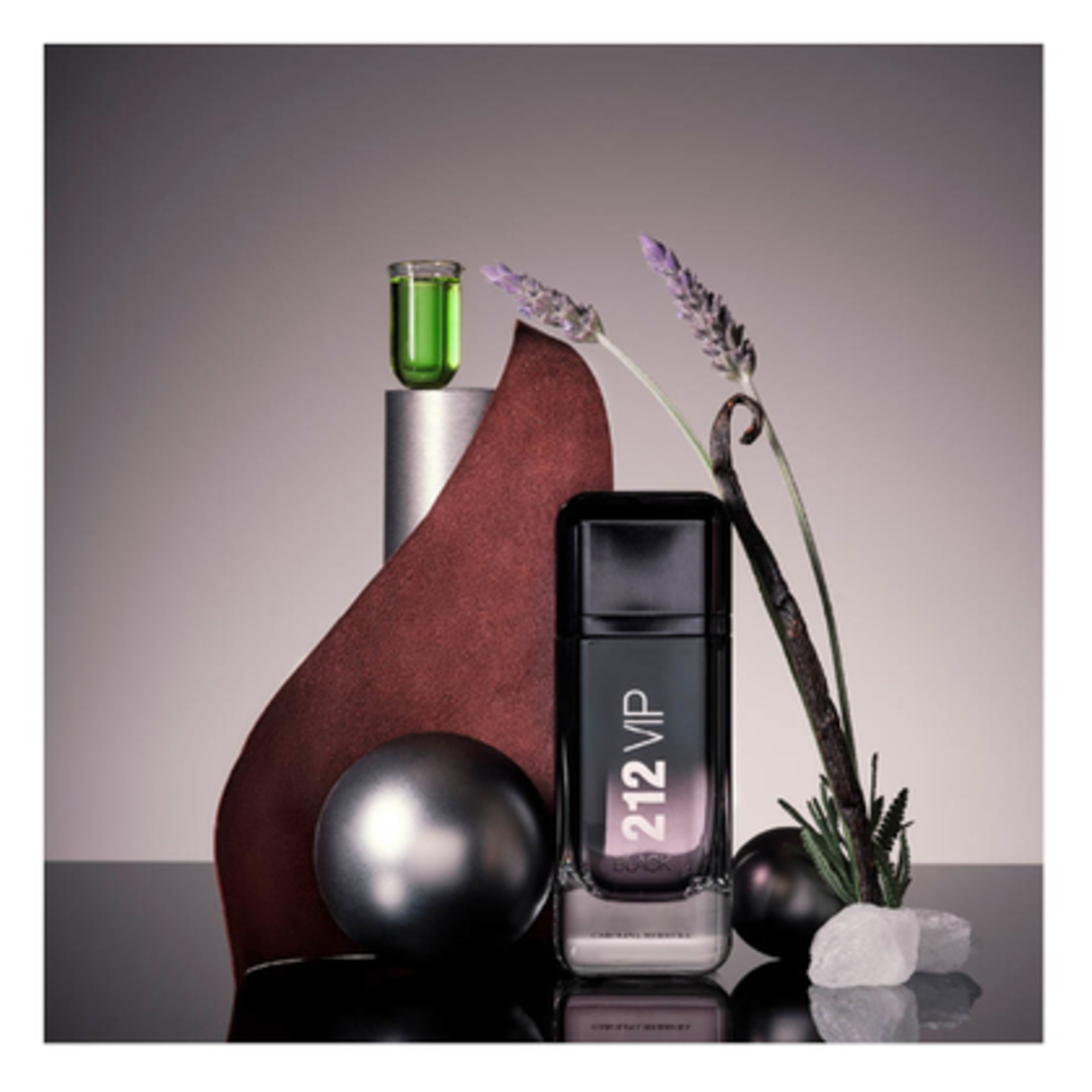 212 VIP Black, Apa de Parfum