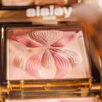  Sisley L'Orchidee Fard iluminator de obraz L'Orchidee  5 of 8 Fard iluminator de obraz L'Orchidee