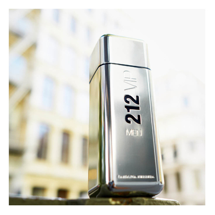 50 ML Carolina Herrera 212 212 VIP Apa de Toaleta  1 of 2 