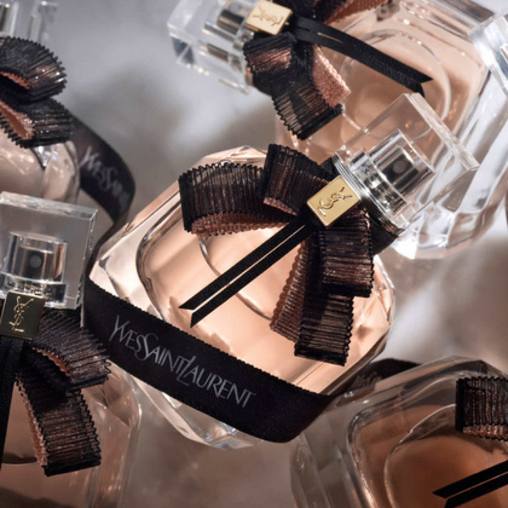 Mon Paris Lumiere Apa de Toaleta