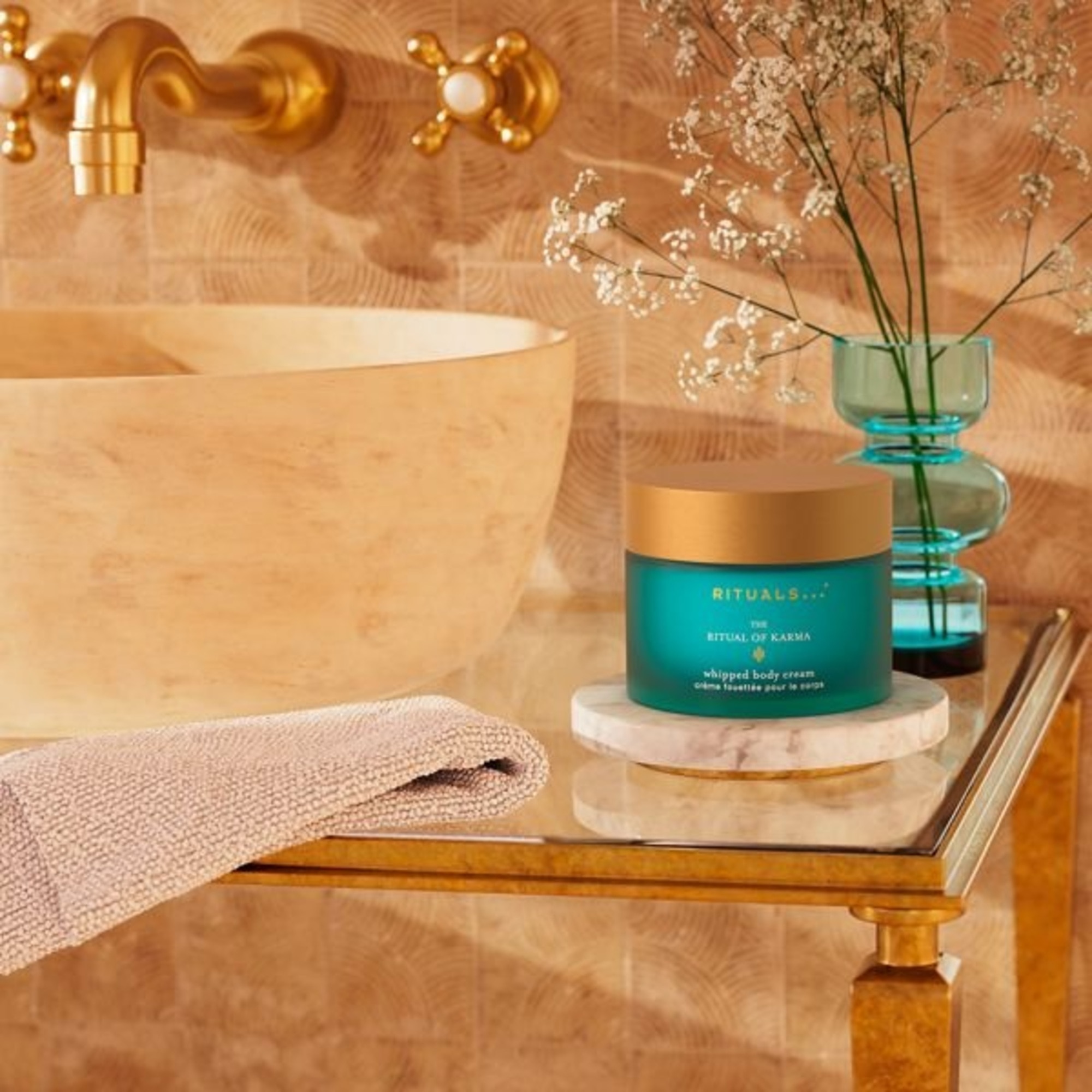 Crema de corp aerata The Ritual of Karma