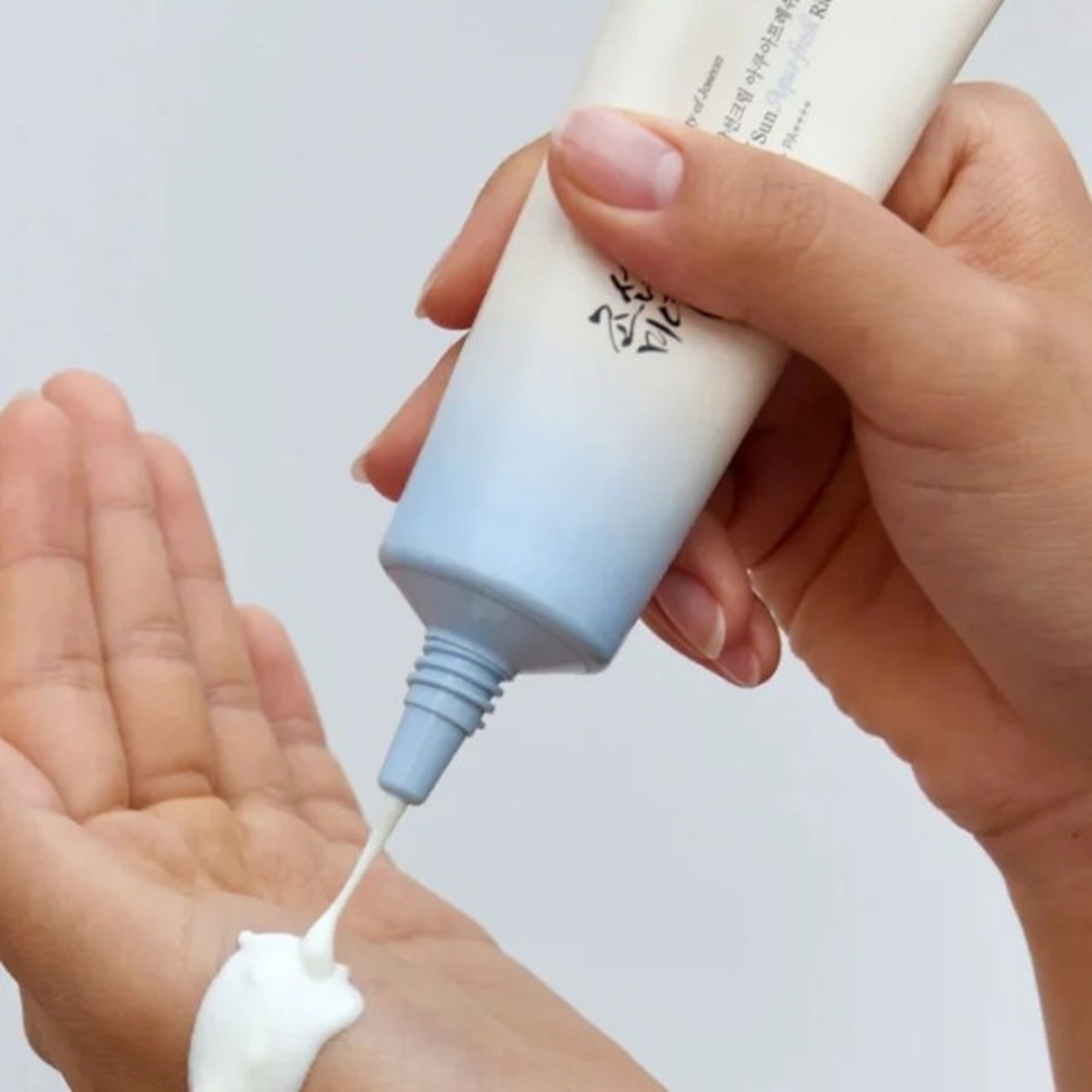 Crema solara hidratanta Relief Sun Aqua Fresh