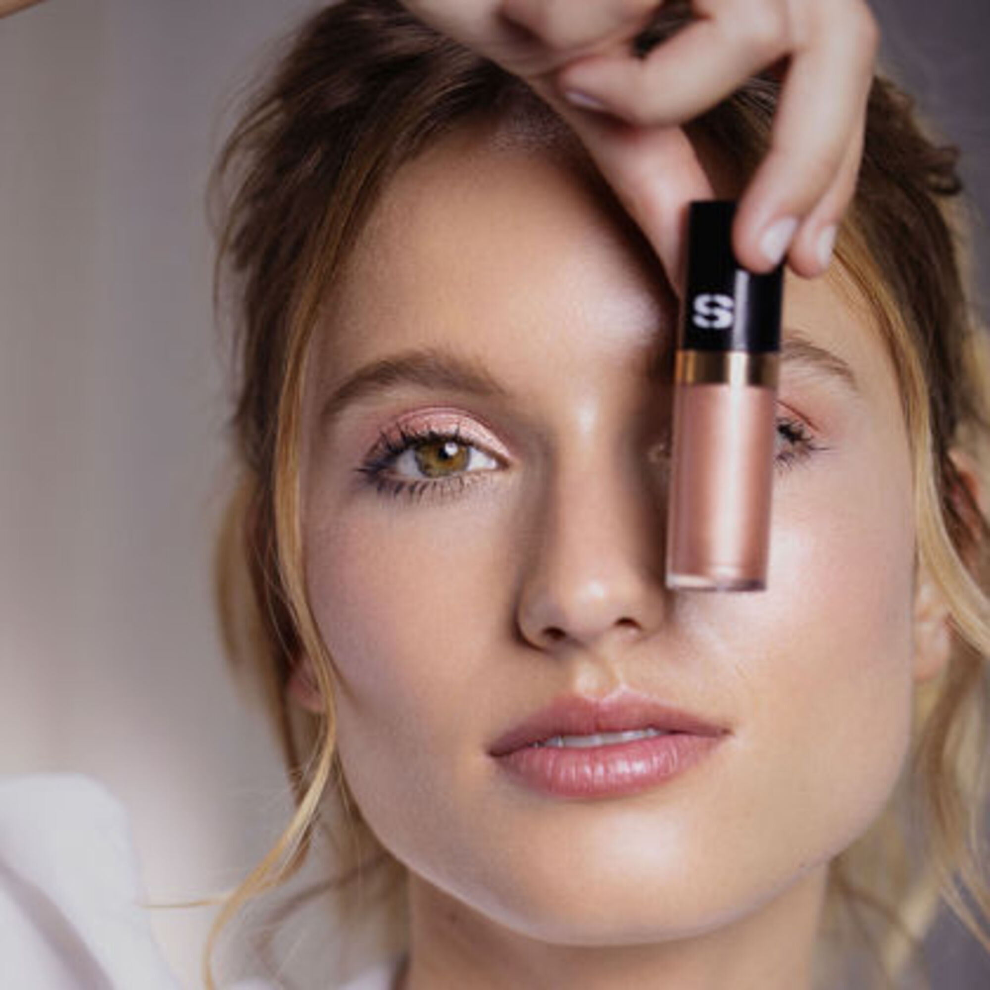 Fard de pleoape lichid Ombre Eclat Liquide