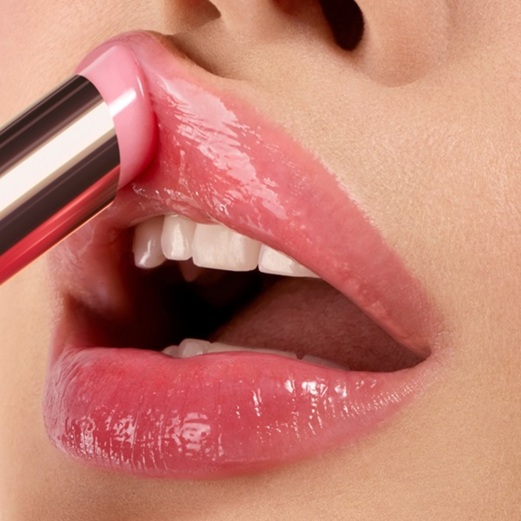 Ruj de buze cu efect de hidratare Lip Idole Squalane