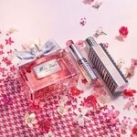 3.2 GR Dior MISS DIOR Miss Dior Parfum Mini Miss-Parfum solid fara alcool 2 of 3 Miss Dior Parfum Mini Miss-Parfum solid fara alcool