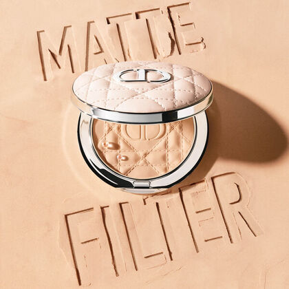 Pudra compacta Forever Nude Powder
