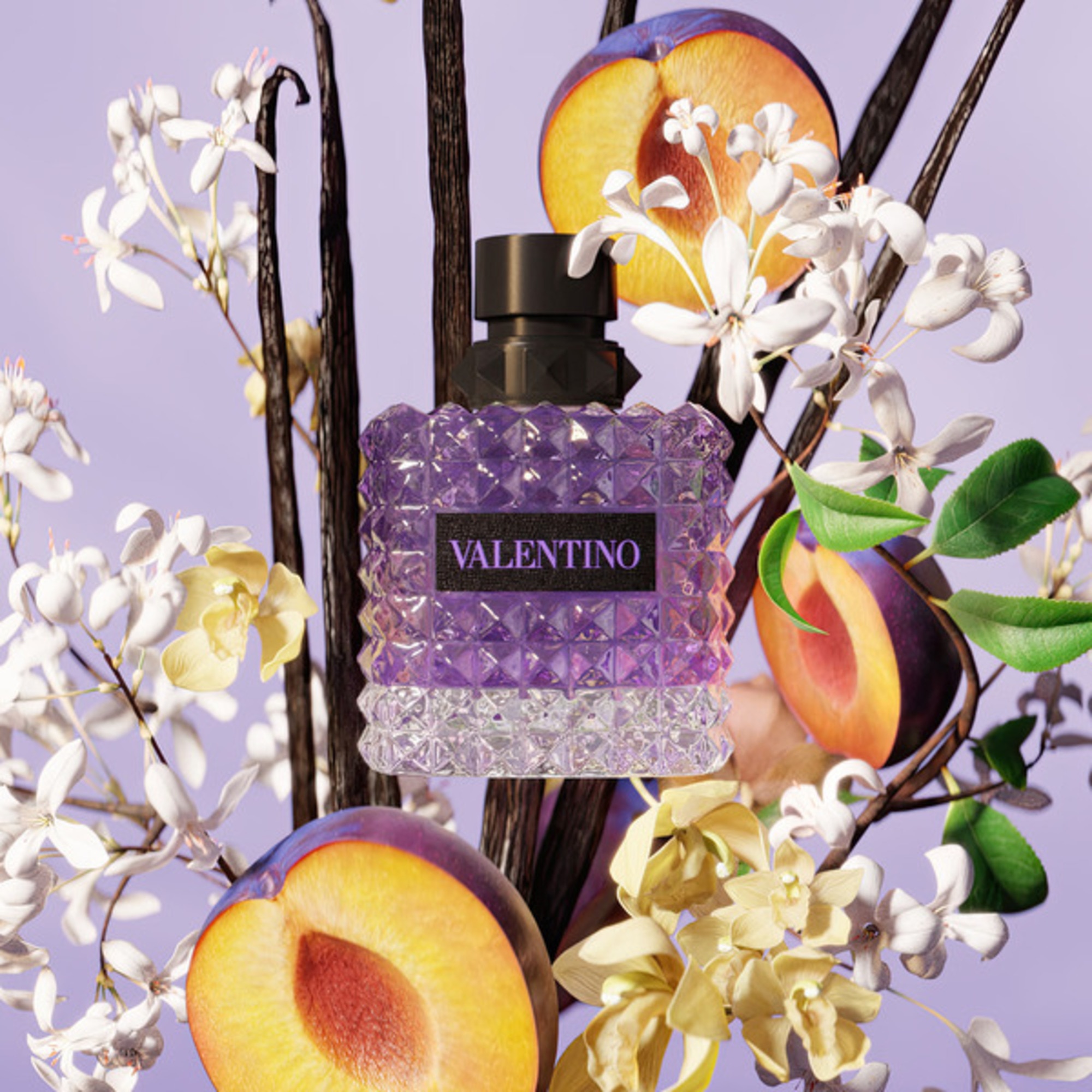 100 ML Valentino DONNA Born in Roma Donna Purple Melancholia Apa de Parfum  2 of 3 Born in Roma Donna Purple Melancholia Apa de Parfum