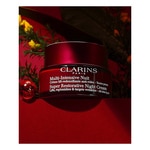 50 ML Clarins SUPER RESTORATIVE Crema de noapte antirid pentru toate tipurile de piele 2 of 3 Crema de noapte antirid pentru toate tipurile de piele