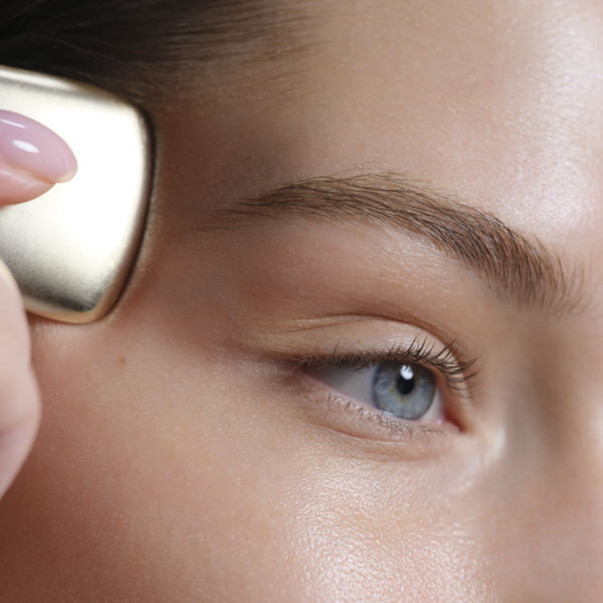 Crema intensiva anti-imbatranire de noapte pentru ochi