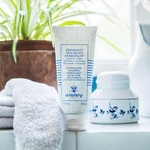 200 ML Sisley ENERGIZING FOAMING Exfoliant de corp Energizing Foaming Exfoliant 5 of 7 Exfoliant de corp Energizing Foaming Exfoliant