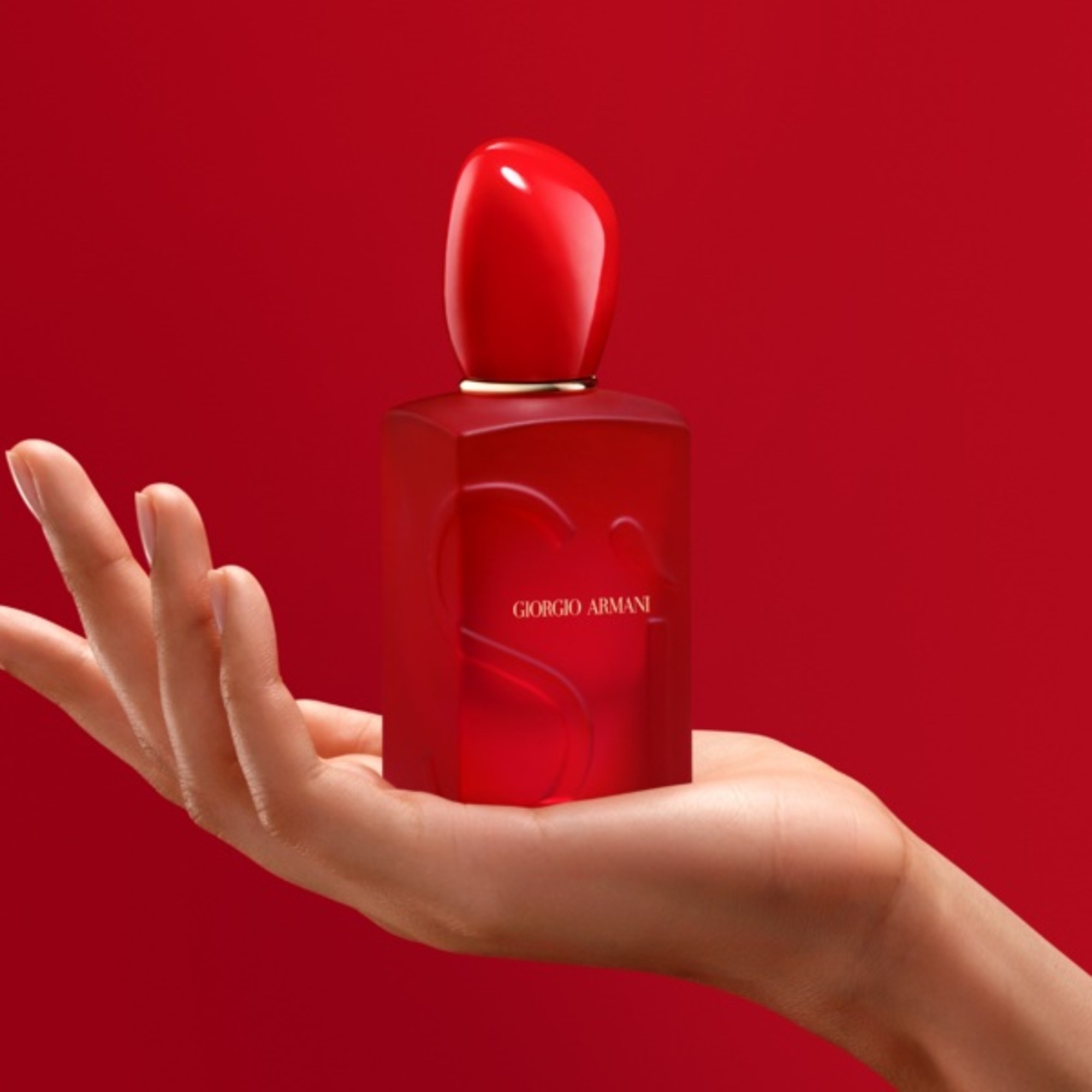 50 ML Armani SI Si Passione Red Bloom Apa de Parfum  4 of 8 Si Passione Red Bloom Apa de Parfum