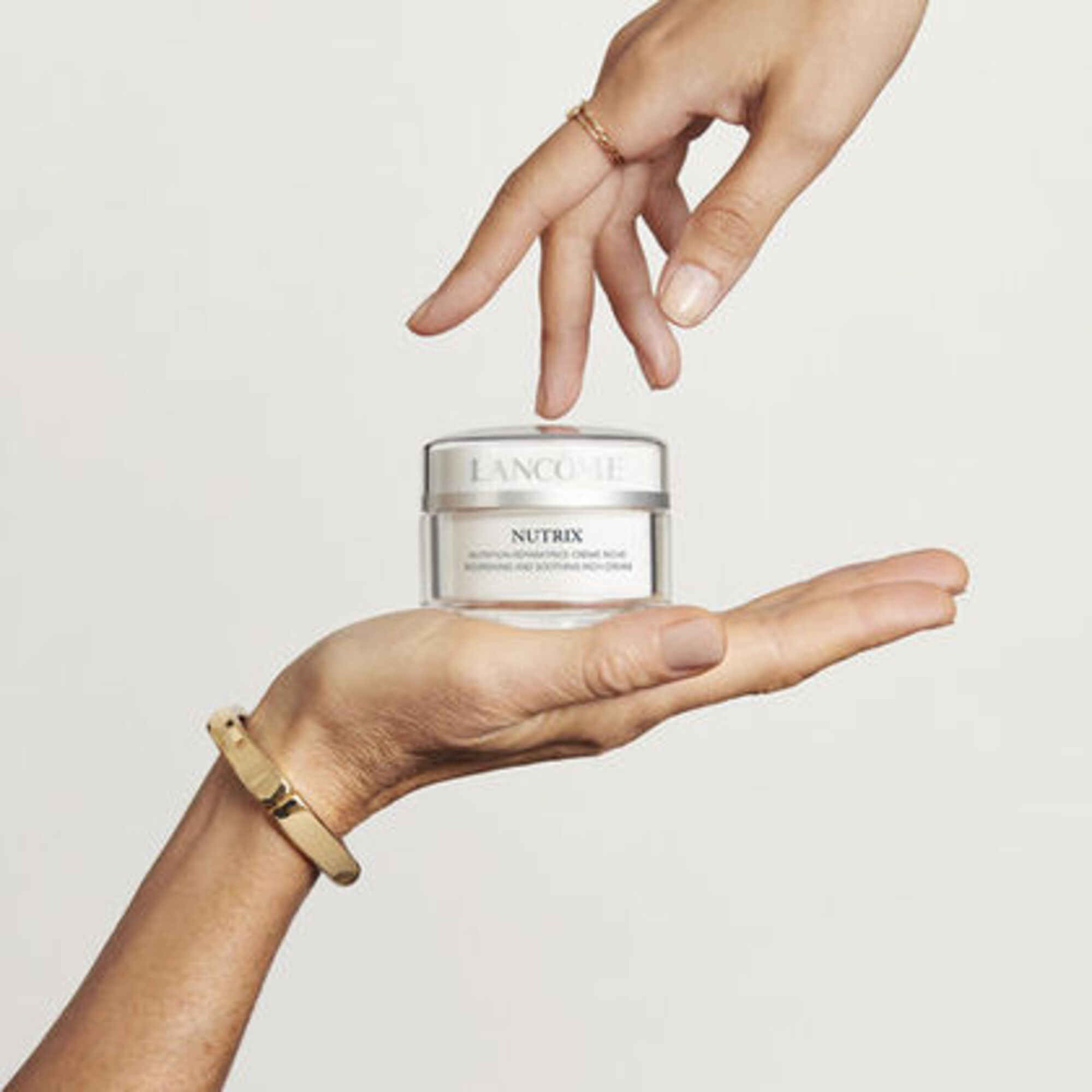 Crema hidratanta si reparatoare pentru fata Nutrix