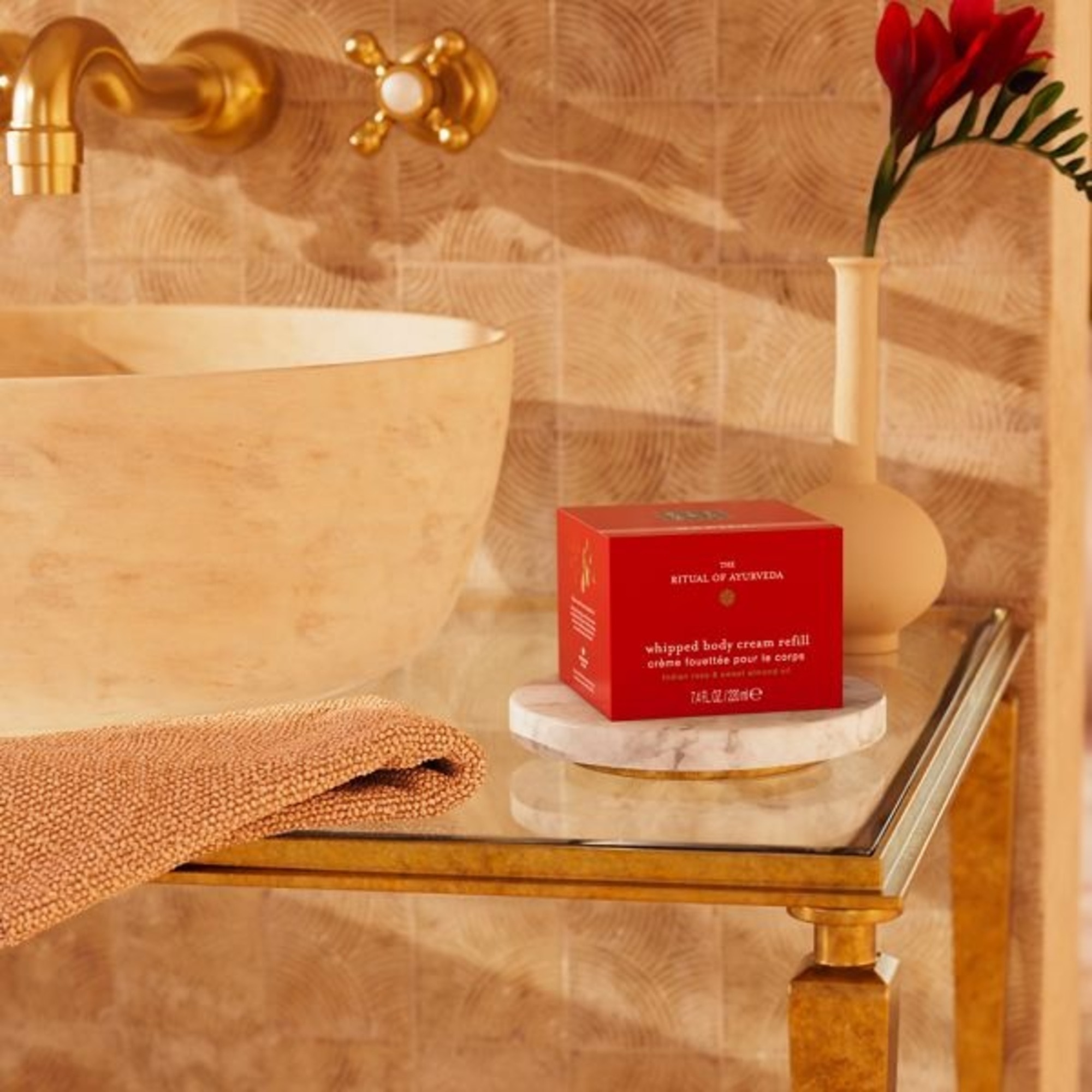 Rezerva pentru crema de corp aerata The Ritual of Ayurveda