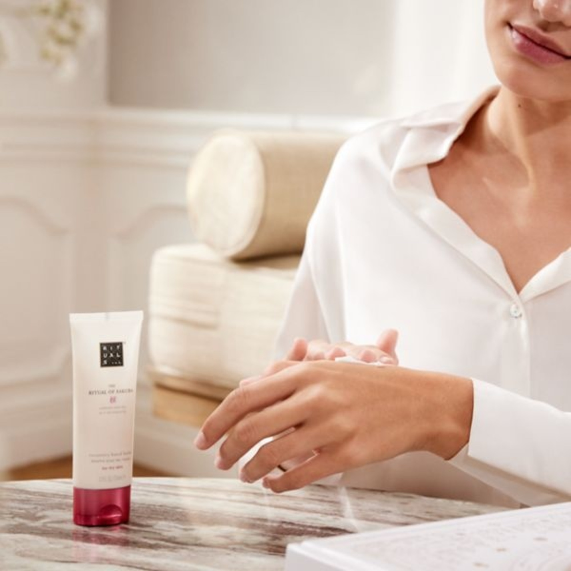 Crema de maini Sakura