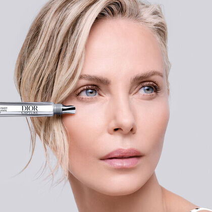 Corector pentru ochi efect de lifting Pro-Collagen Shot