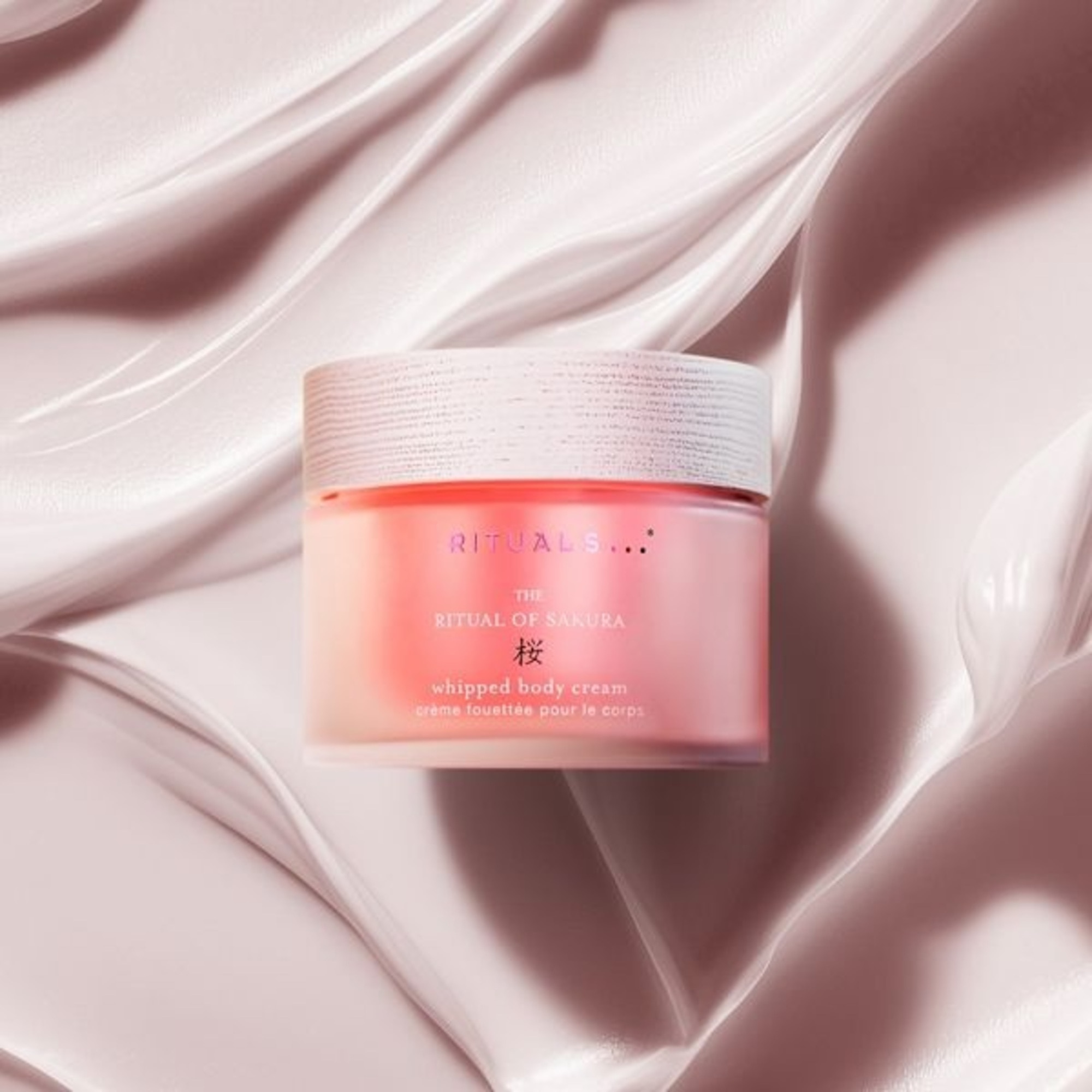 Crema de corp aerata The Ritual of Sakura
