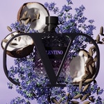 50 ML Valentino UOMO Born in Roma Uomo Purple Melancholia Apa de Toaleta  2 of 3 Born in Roma Uomo Purple Melancholia Apa de Toaleta
