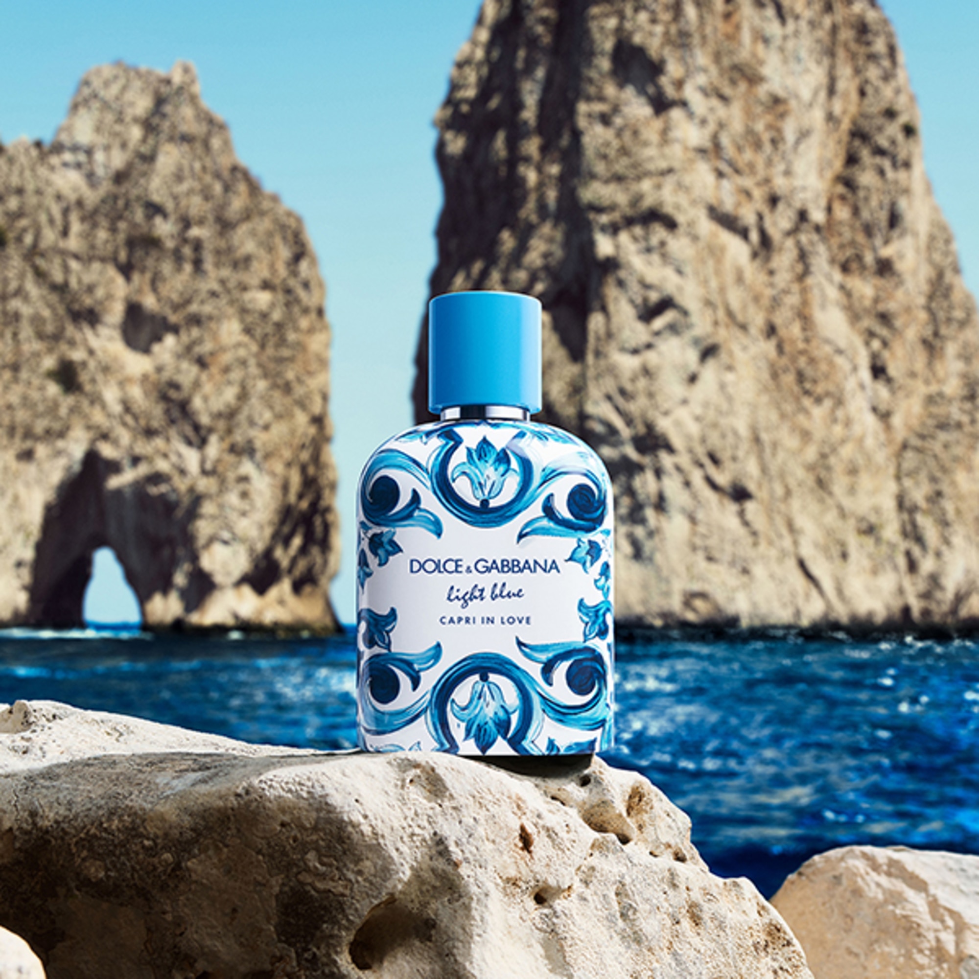 Light Blue Capri In Love Pour Homme Apa de Parfum