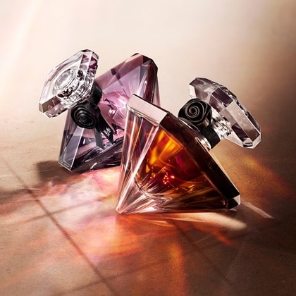 La Nuit Tresor Vanile Noire Apa de Parfum