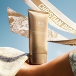 150 ML Dior DIOR SOLAR Gel autobronzant cu luminozitate si bronzare graduala  2 of 3 Gel autobronzant cu luminozitate si bronzare graduala