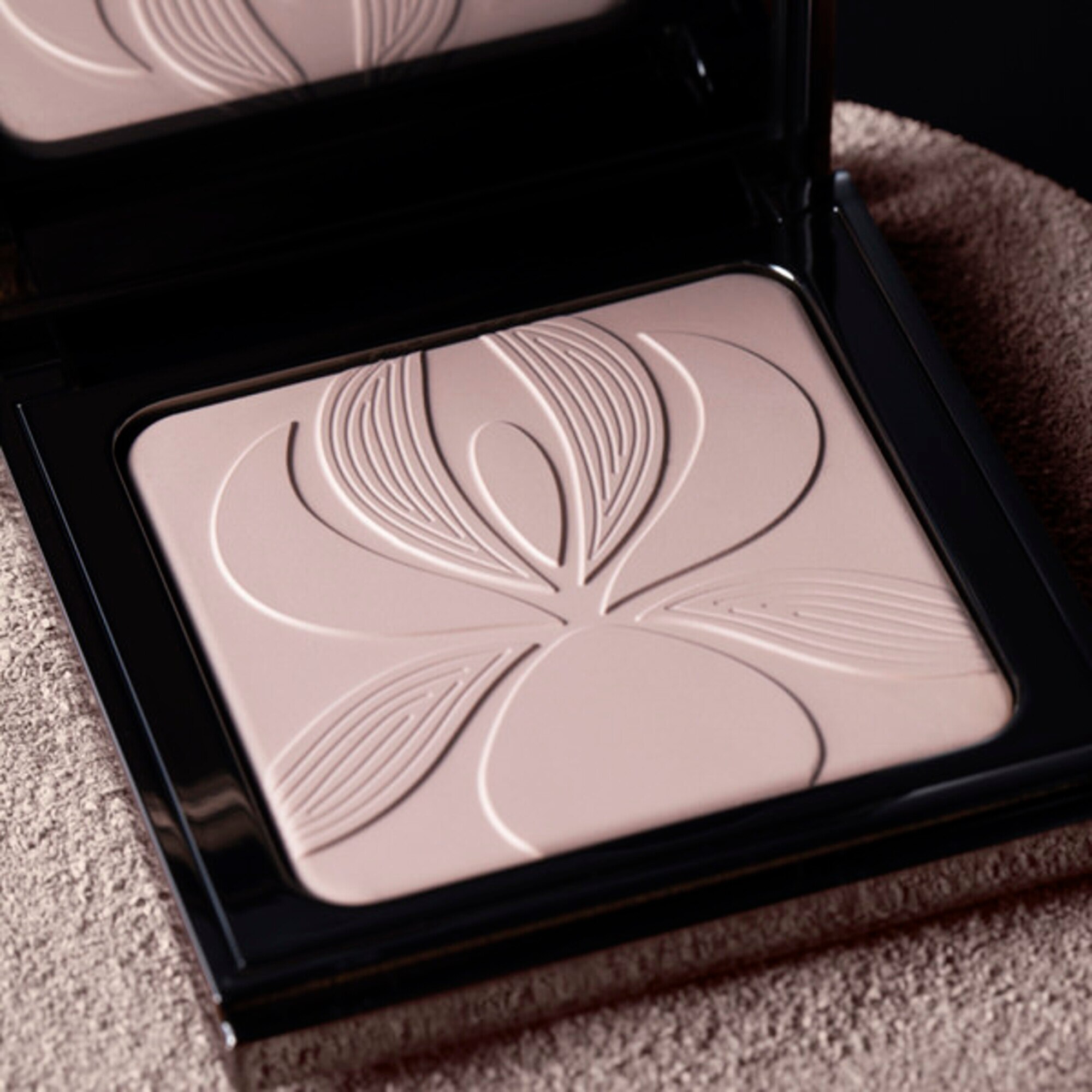 Pudra compacta Blur Expert