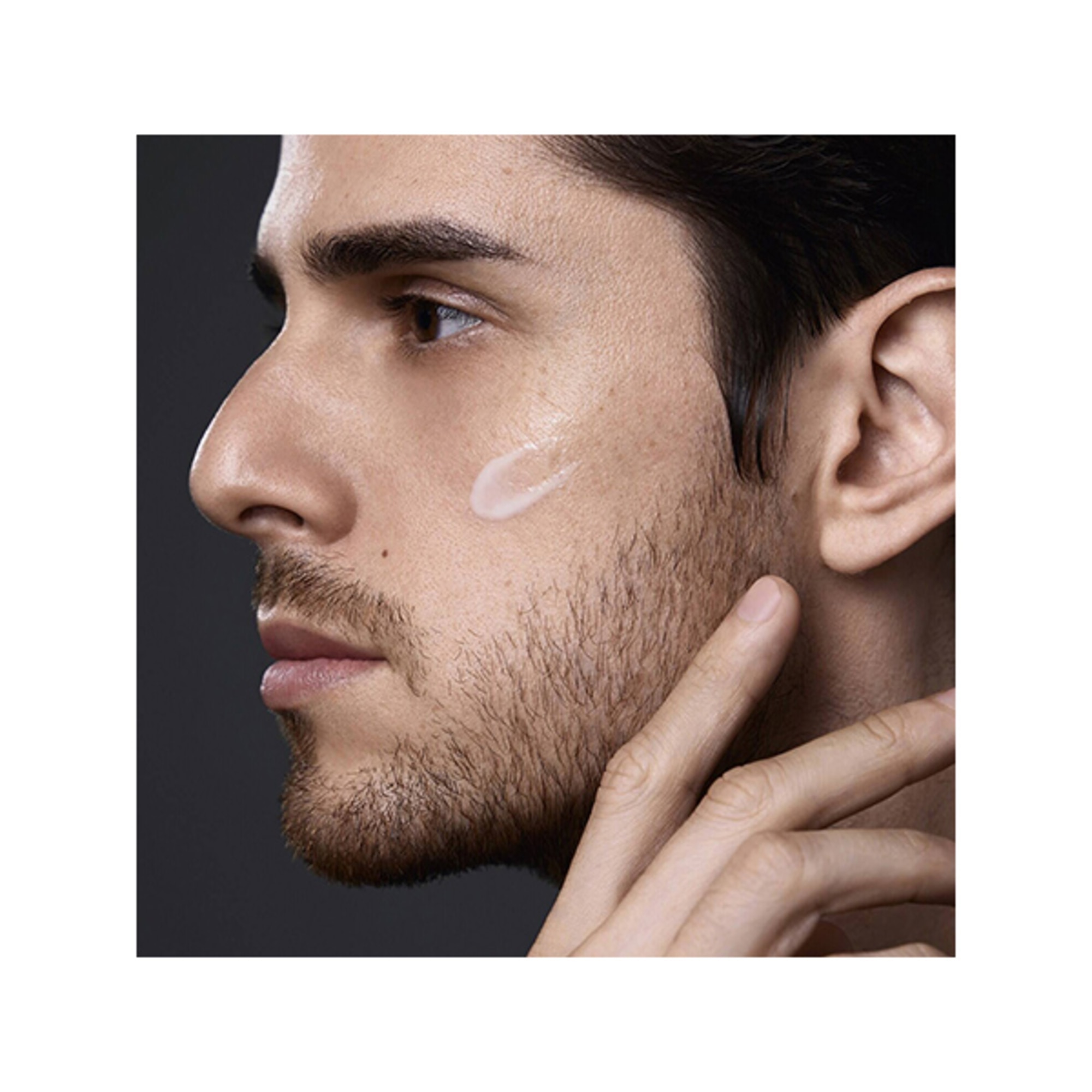 Crema de fata lejera Total Revitalizer Fluid